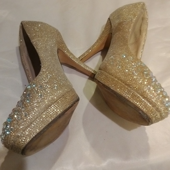 Celeste Vip completely with rhinestone embellishments, size 5 1/2 - Picture 1 of 7